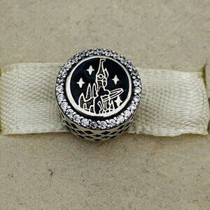 🔥🔥Pandora Disneyland Paris 30 Magical Years Exclusive Dangle Charm